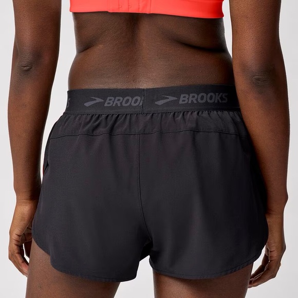 Brooks Women's Breakaway Black Shorts 2.5” - Picture 5 of 7